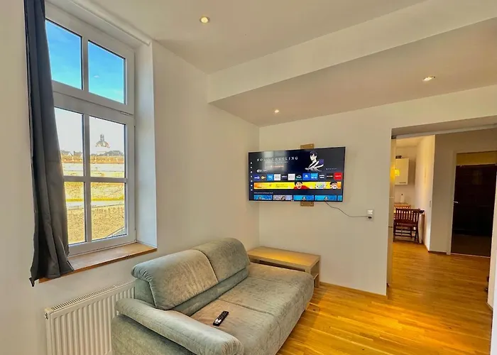 Castle View Apartment 3